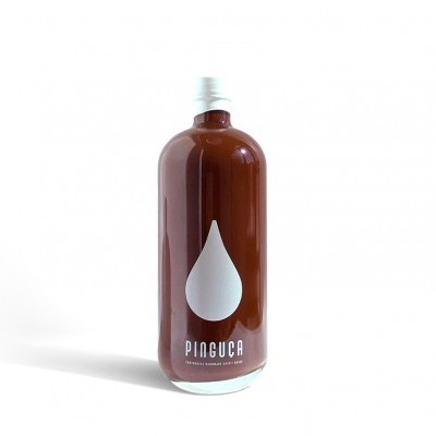 Garrafa castanha com rótulo de gota branca e texto PINGUCA