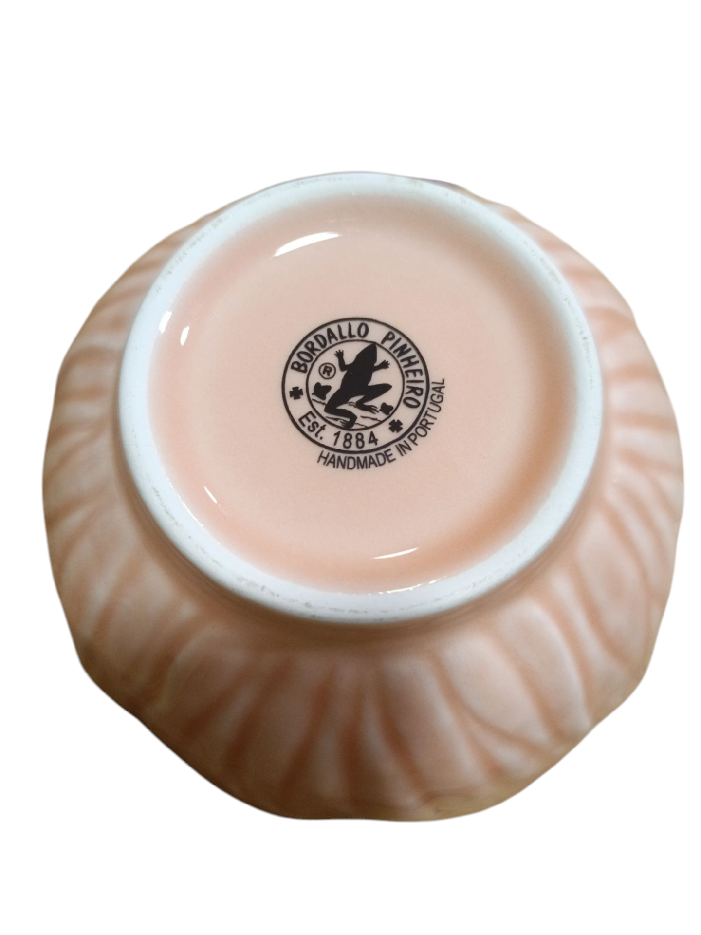 Tigelinha rosa pequena - Coleção Flora - Bordallo Pinheiro Taça de cerâmica rosa claro com marca BORDALLO PINHEIRO no fundo