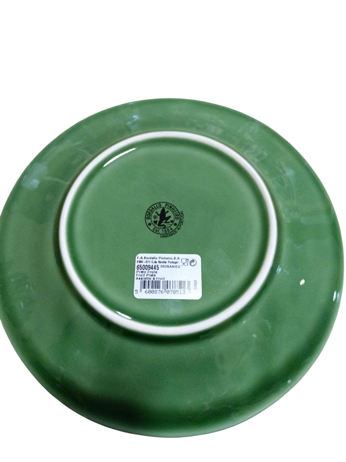 Prato Fruta Morangos 20cm - Coleção Morangos -Bordallo Pinheiro Base de prato verde em cerâmica com etiqueta e logotipo da fábrica.