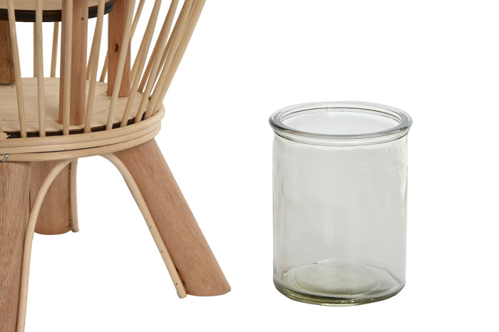 PORTA-VELA RATTAN VIDRO 31X31X46 NATURAL Frasco de vidro transparente ao lado de base de madeira clara em fundo branco