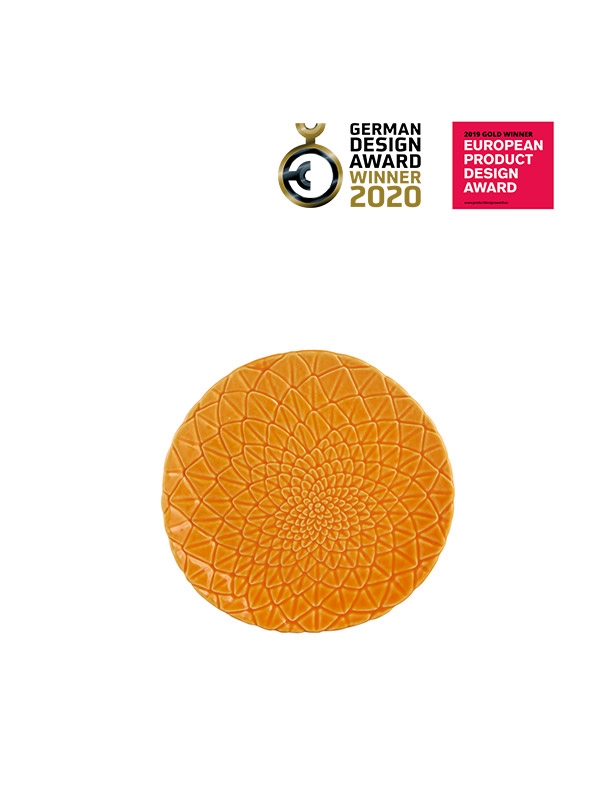Bordallo Pinheiro - Amazonia Prato Fruta 23,5 Prato cerâmico redondo laranja com padrão geométrico em relevo