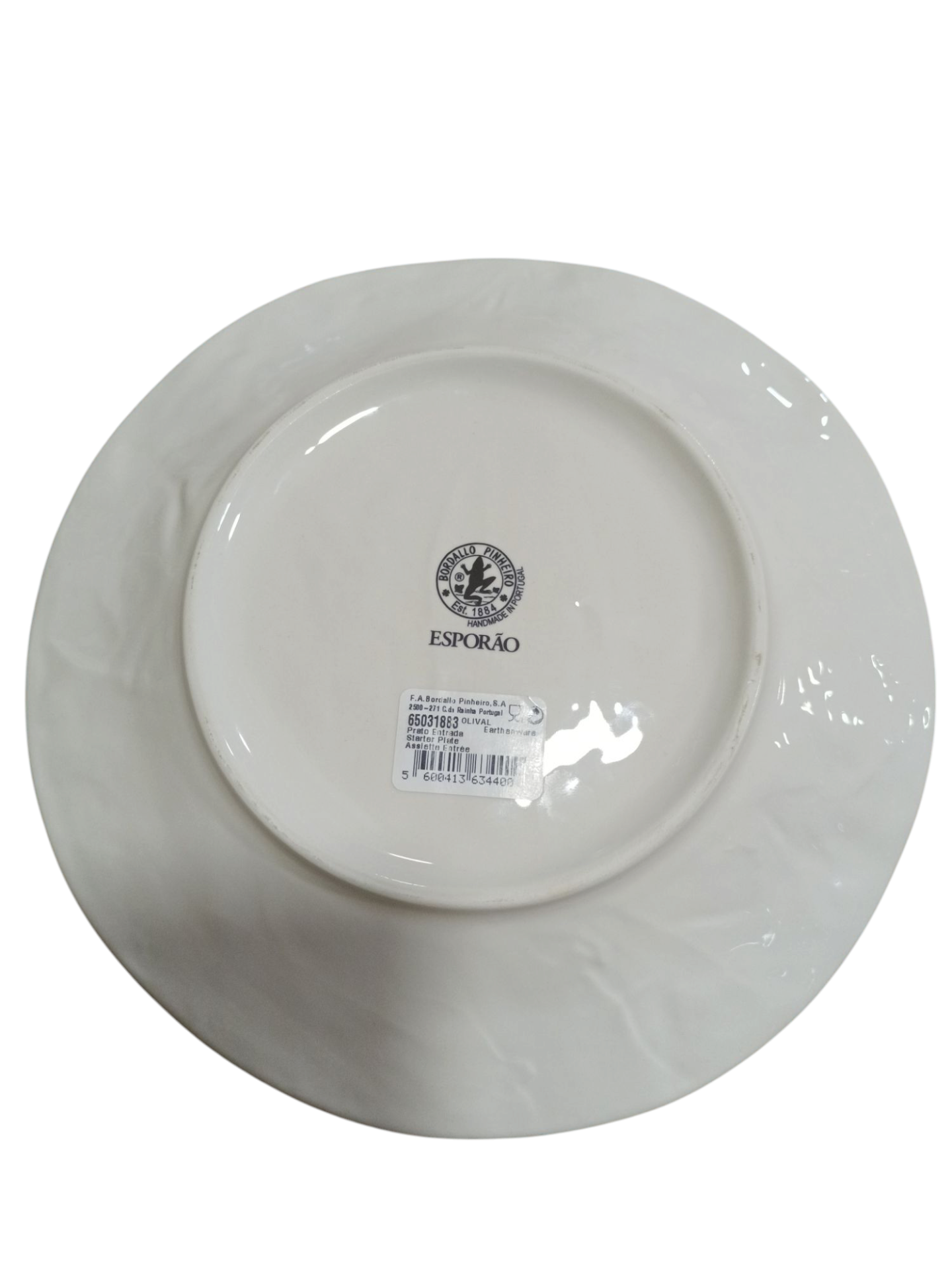 Prato Fruta/Entrada - Coleção Olival - Bordallo Pinheiro Prato branco de cerâmica com textura nas bordas e etiqueta de código no verso