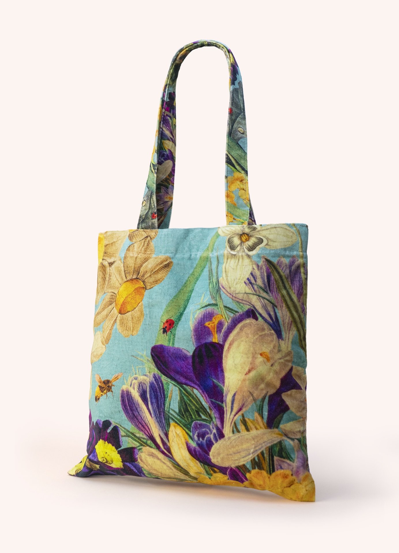 Tote de Veludo Spring Flora - Powder Saco florido de tecido colorido com flores e elementos naturais