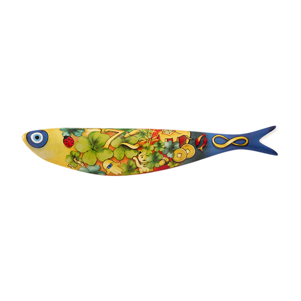 Sardinha Bordallo Pinheiro - Sardinha da Sorte by Ricardo Carriço Peixe decorativo de madeira com pintura colorida e símbolos