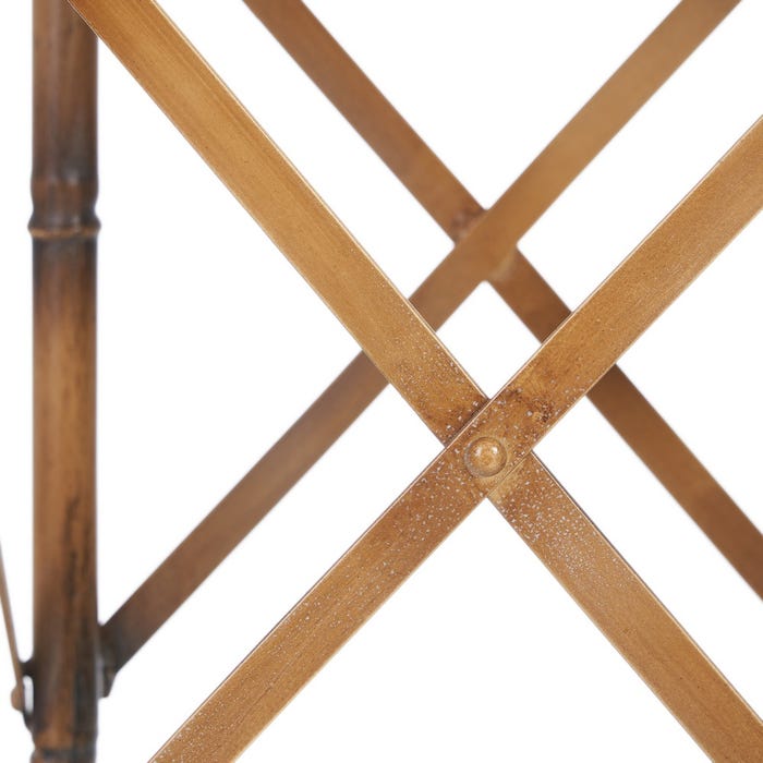 Mesa castanha metal-vidro 50x50x65 cm Estrutura metálica cruzada castanho-laranja com parte de madeira escura ao fundo