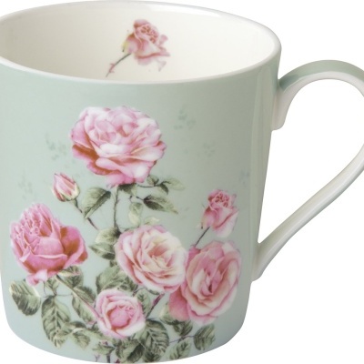 https://www.pinheirobravo.pt/product/caneca-de-porcelana-verde-com-rosinhas-350ml-o-9x-h-9-cm-ihr