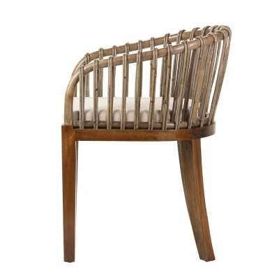 https://www.pinheirobravo.pt/product/poltrona-rattan-madeira-com-almofada-bege-60x56x76-cm