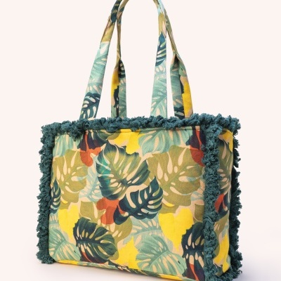 https://www.pinheirobravo.pt/product/tote-bag-franjas-exotic-leaves-powder