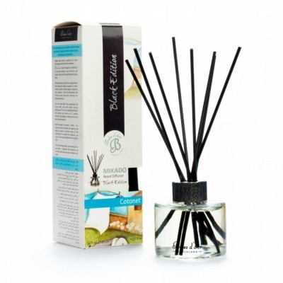 Difusor de aromas Mikado Black Edition com bastões pretos e caixa branca e azul