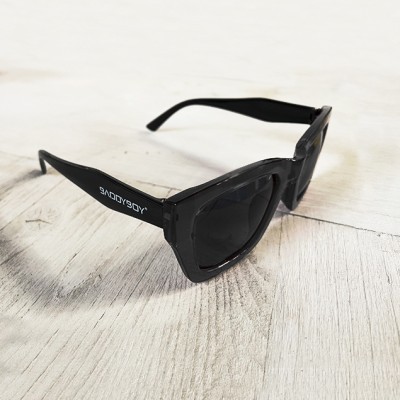 https://www.pinheirobravo.pt/product/baddyboy-oculos-de-sol-taormina