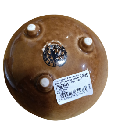 Base de cerâmica castanha com etiqueta e selo preto