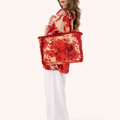 https://www.pinheirobravo.pt/product/tote-bag-franjas-rouge-blooms-powder