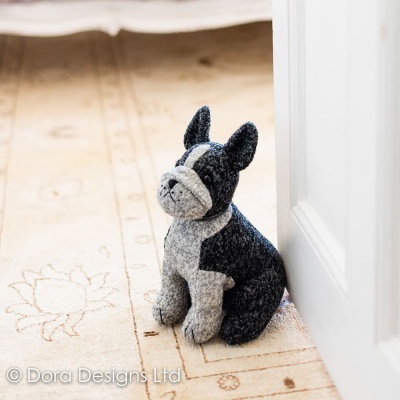 https://www.pinheirobravo.pt/product/trava-portas-boston-terrier-dora-designs