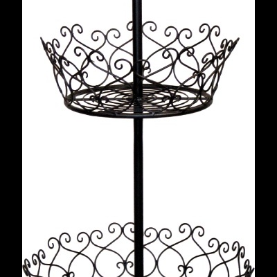 Suporte de metal preto com dois andares e padrão arabescos