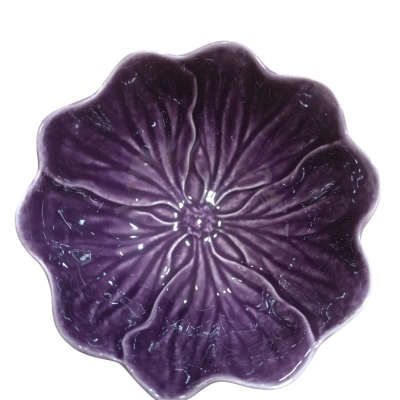Prato decorativo em cerâmica roxo em forma de flor