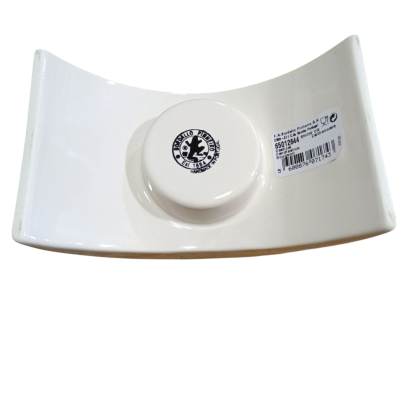 Prato branco retangular de cerâmica com etiqueta e código de barras