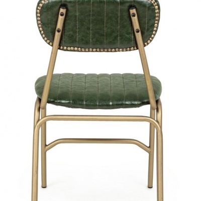 Cadeira com estrutura dourada e estofos verdes acolchoados com tachas