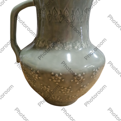 jarro de cerâmica cinza com padrão floral em relevo