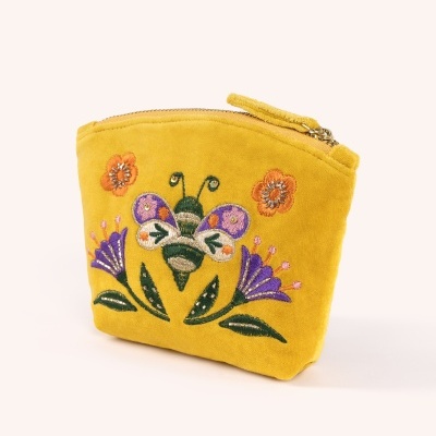 https://www.pinheirobravo.pt/product/mini-bolsa-veludo-bordada-brilliant-bumblebee-powder