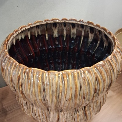 https://www.pinheirobravo.pt/product/cachepot-terracota-castanho-m