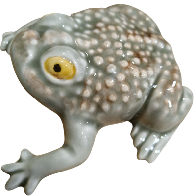 Figura de cerâmica de rã com textura e acabamento brilhante