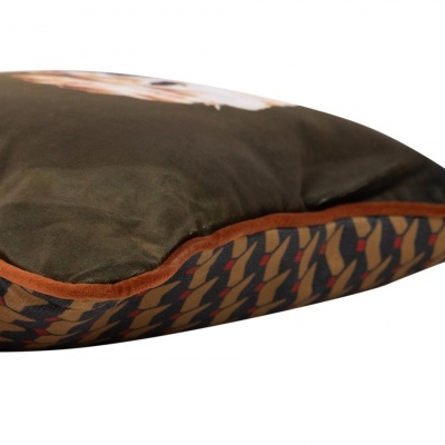 Almofada decorativa preta com estampa e laterais padrão geométrico