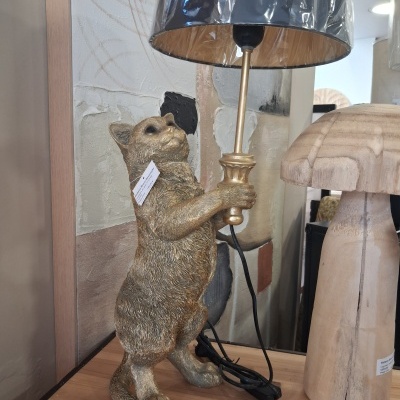 https://www.pinheirobravo.pt/product/candeeiro-gato-dourado