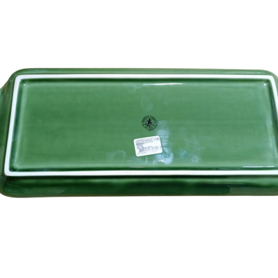 Tabuleiro retangular verde de cerâmica com duas pegas laterais