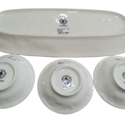 conjunto de louça branco em cerâmica com travessa oval e três taças redondas da marca ESPORÃO