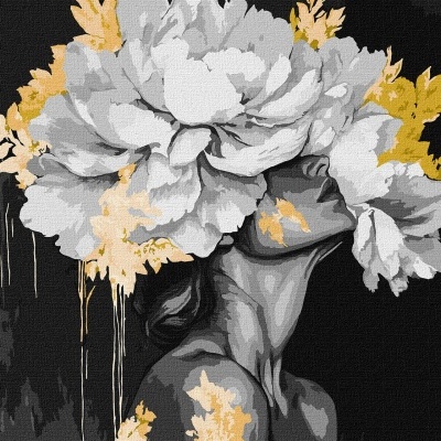 Pintura de mulher com flores grandes em tons cinza, branco e amarelo