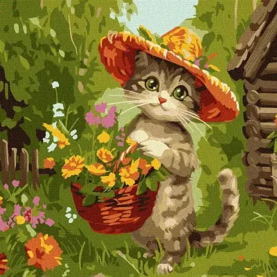 Gato com chapéu de palha segurando cesto de flores em cenário campestre