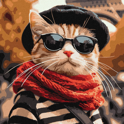 Gato ruivo com óculos de sol, boina, cachecol vermelho e camisola às riscas com Torre Eiffel ao fundo