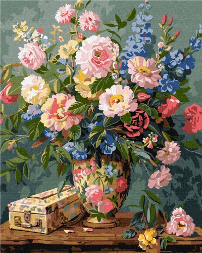 Pintura a óleo de vaso decorativo com flores coloridas sobre mesa de madeira com caixa decorativa