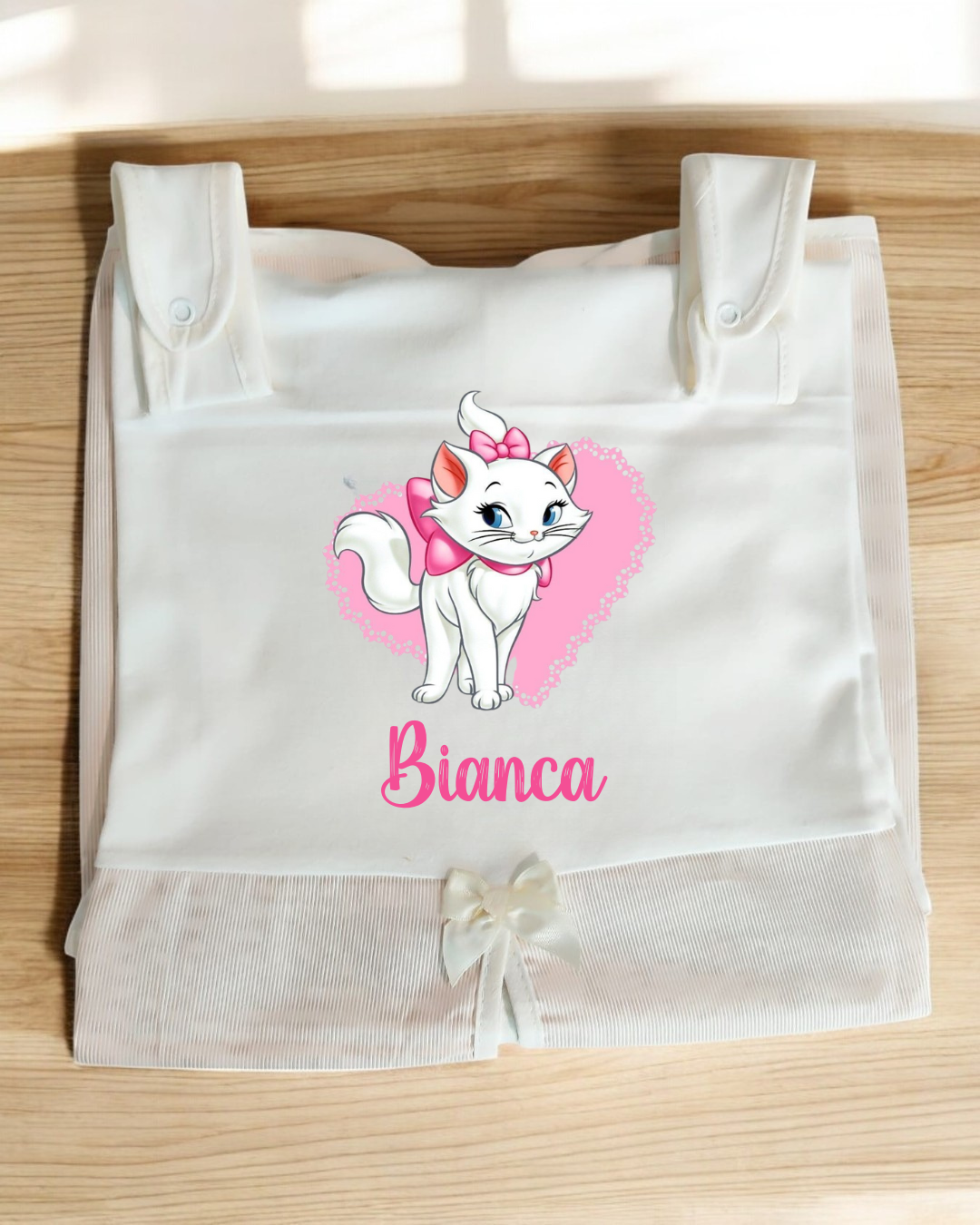 Calça branca com estampa de gato e nome Bianca