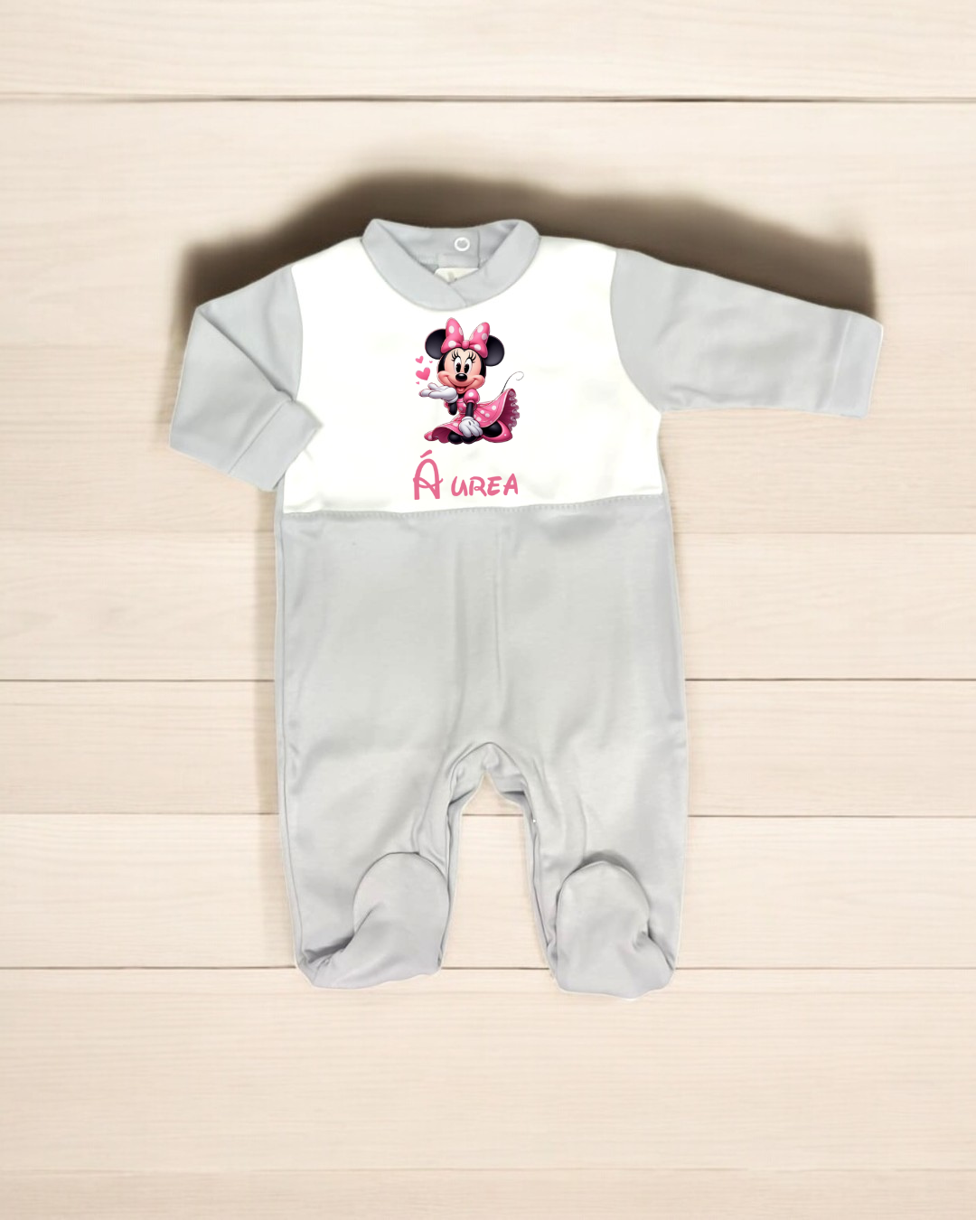 Babygrow cinzento claro e branco com imagem da Minnie sereia e texto ÁUREA