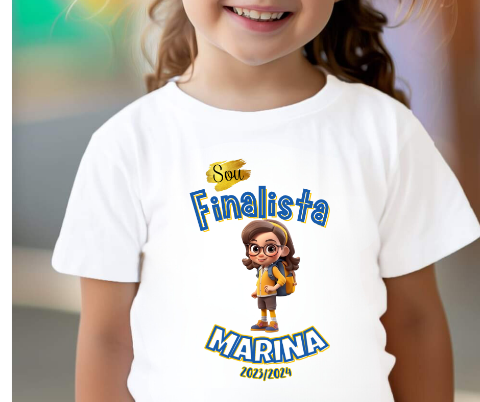 Camisola branca com desenho animado e texto 'Sou Finalista MARINA 2023/2024'