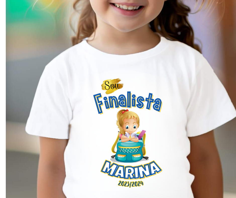 Camiseta branca com texto e ilustração colorida de menina e mensagem para finalista