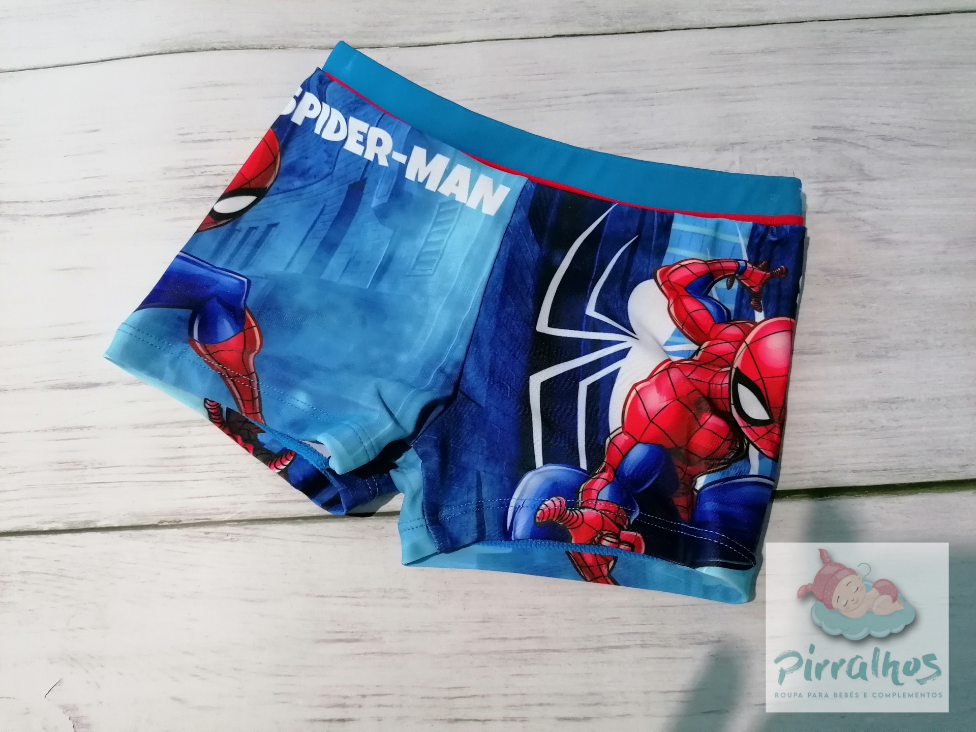Cuecas boxer para criança com estampado do Spider-Man em azul e vermelho