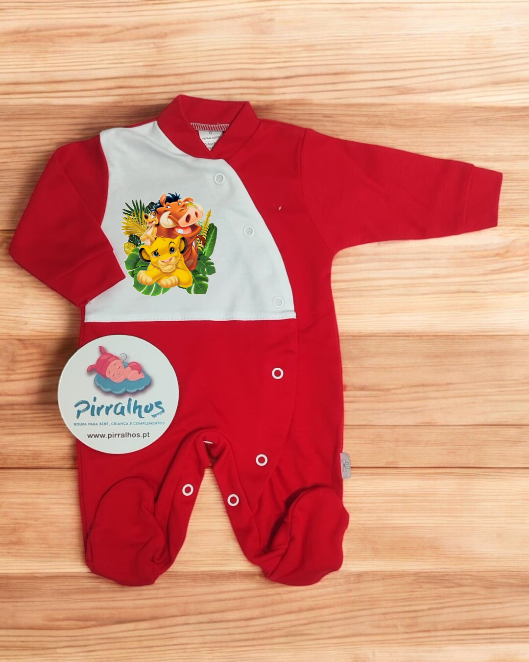 Macacão de bebé vermelho e branco com estampado de personagens da selva