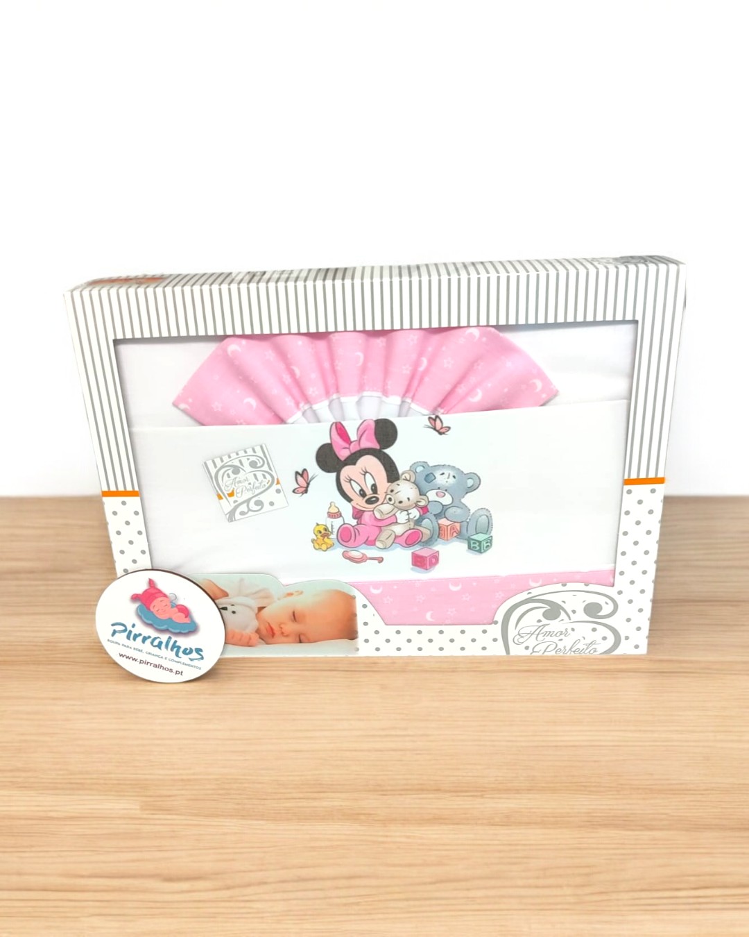 Jogo de cama infantil com estampa da personagem Minnie Mouse