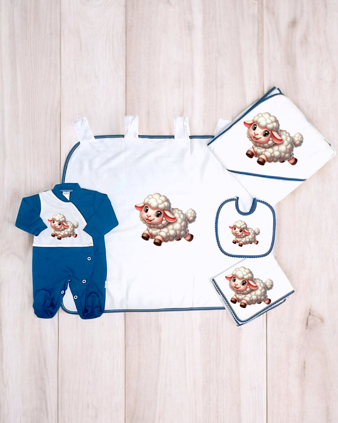 Conjunto de roupa e acessórios para bebé azul e branco com imagem de ovelha fofa