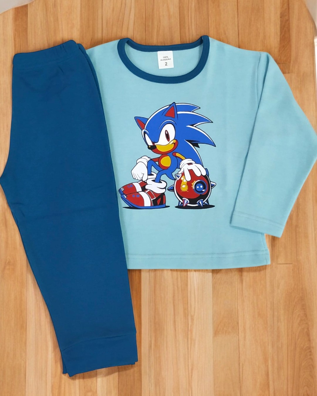 Pijama infantil azul clara e azul escura com estampa Sonic
