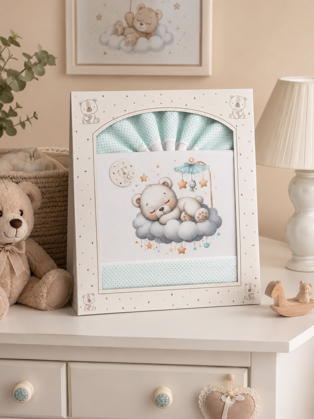 Conjunto de roupa de cama para bebé com padrão azul e ilustração de ursinho a dormir
