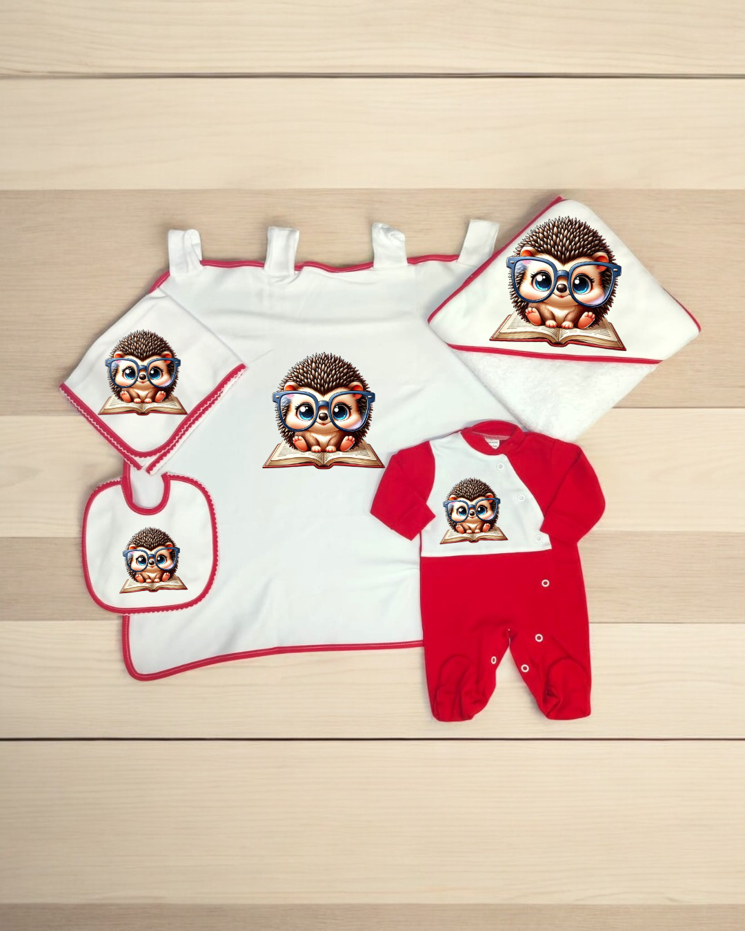 Conjunto de roupa e acessórios para bebé com estampa de ouriço a ler livro