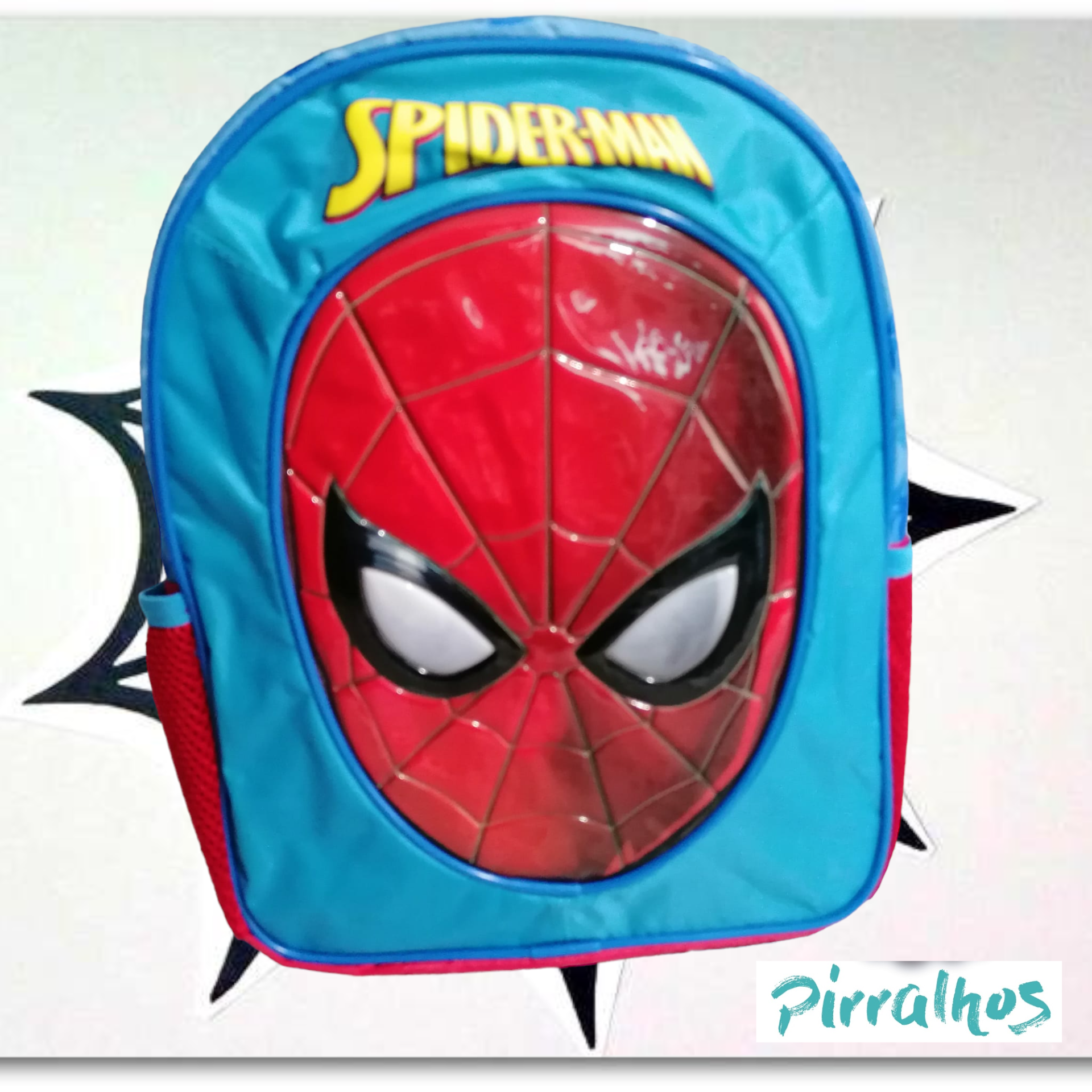 Mochila infantil Spider-Man 3D azul e vermelha com texto amarelo