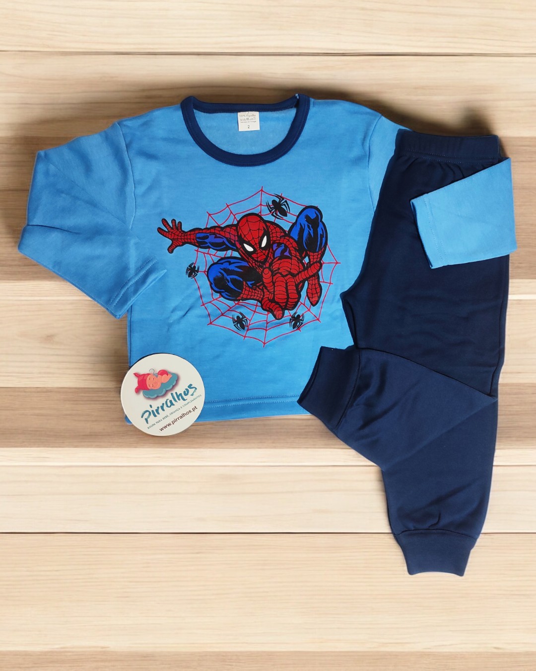 Pijama infantil Homem-Aranha azul clara e azul escuro com estampa e calças