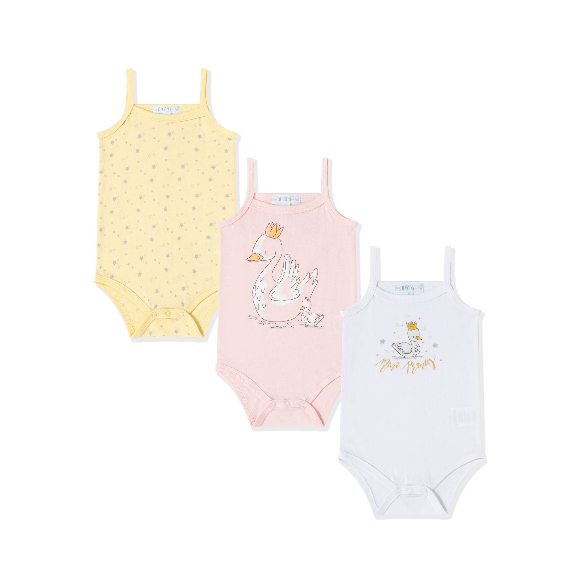 Três bodies de bebé coloridos, amarelo, rosa e branco, com desenhos infantis e alças finas.