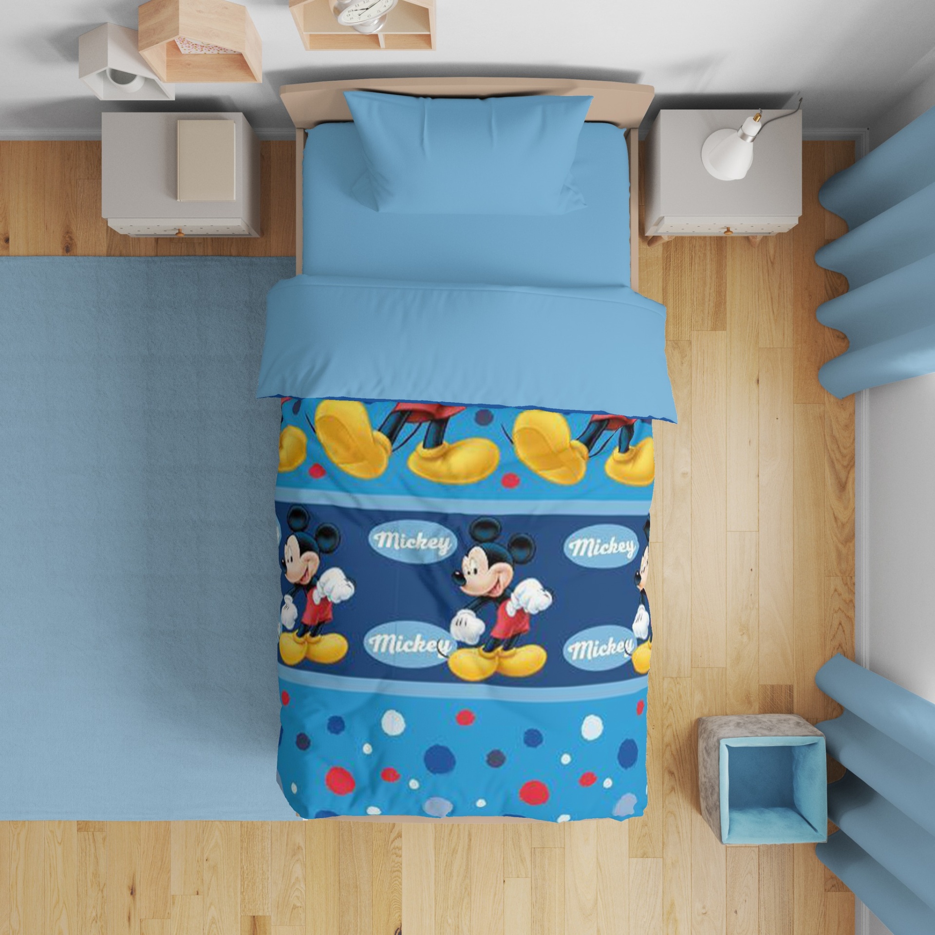 Cama infantil com edredão azul do Mickey Mouse