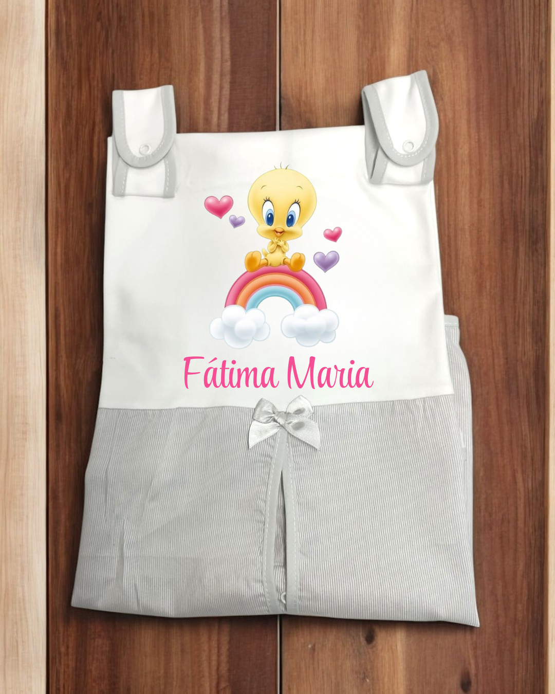 Saco de dormir para bebé branco e cinza com personagem Tweety e texto personalizado