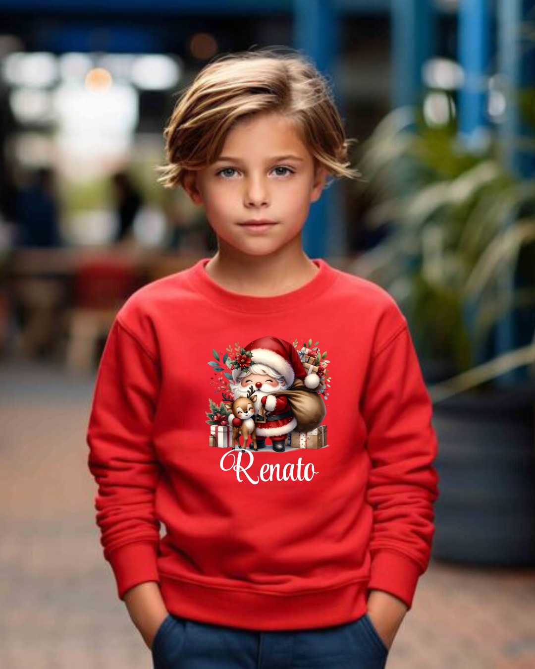 Camisola vermelha de criança com imagem de Pai Natal e rena e nome Renato